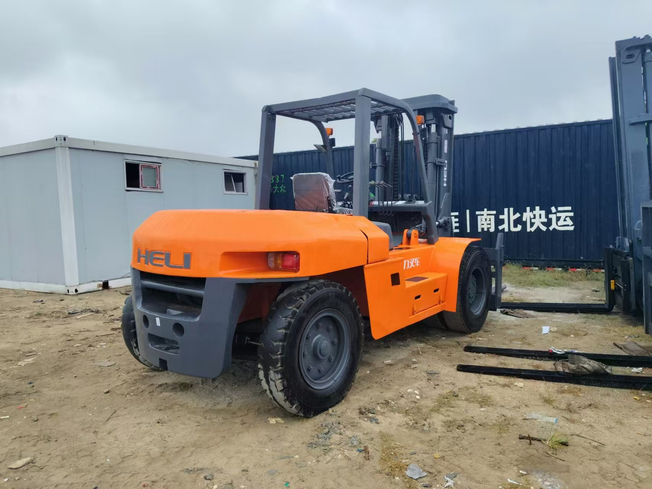 HELI Forklift 10 ton Click for Discount - Heftruck: afbeelding 2 HELI Forklift 10 ton Click for Discount - Heftruck: afbeelding 2