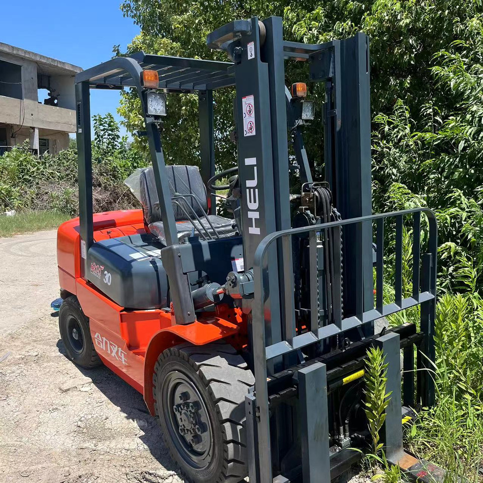 HELI Forklift 3 ton Click Here for Discount - Diesel heftruck: afbeelding 3 HELI Forklift 3 ton Click Here for Discount - Diesel heftruck: afbeelding 3