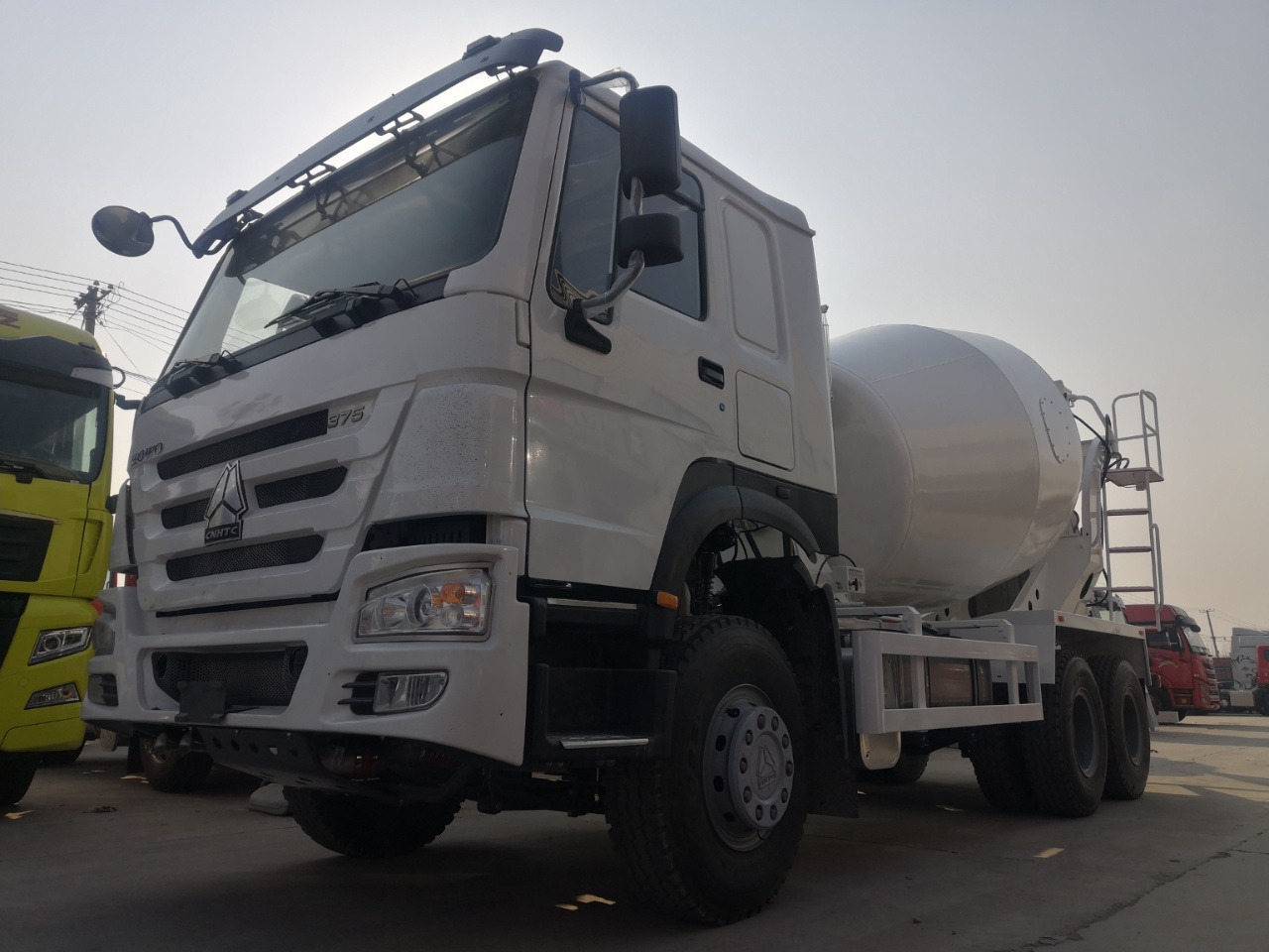 HOWO 10Cube Cement Mixer Truck 6*4 Click Here for Discount - Betonmixer: afbeelding 4 HOWO 10Cube Cement Mixer Truck 6*4 Click Here for Discount - Betonmixer: afbeelding 4
