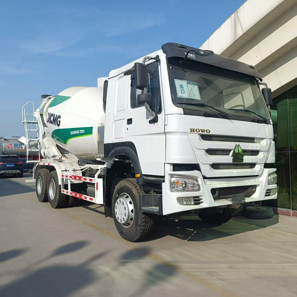HOWO 6*4 Cement Mixer Truck - Betonmixer: afbeelding 2 HOWO 6*4 Cement Mixer Truck - Betonmixer: afbeelding 2