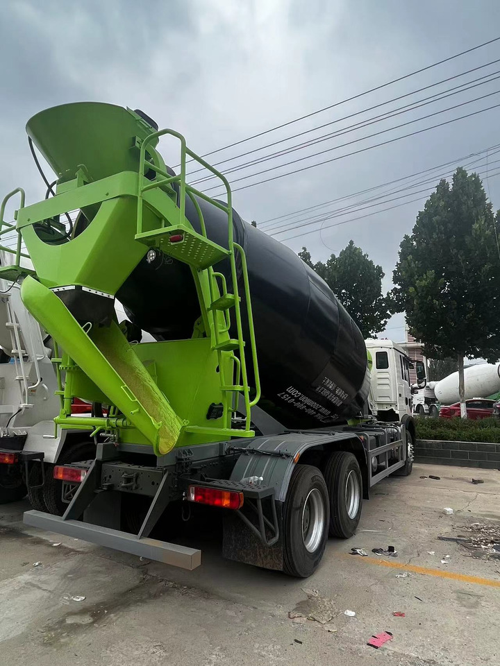 HOWO TX350 Cement Mixer Truck - Betonmixer: afbeelding 3 HOWO TX350 Cement Mixer Truck - Betonmixer: afbeelding 3