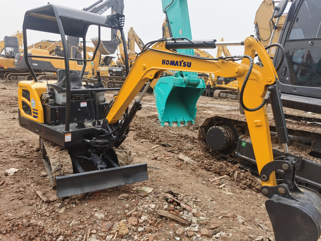 KOMATSU PC18MR - Rupsgraafmachine: afbeelding 3 KOMATSU PC18MR - Rupsgraafmachine: afbeelding 3