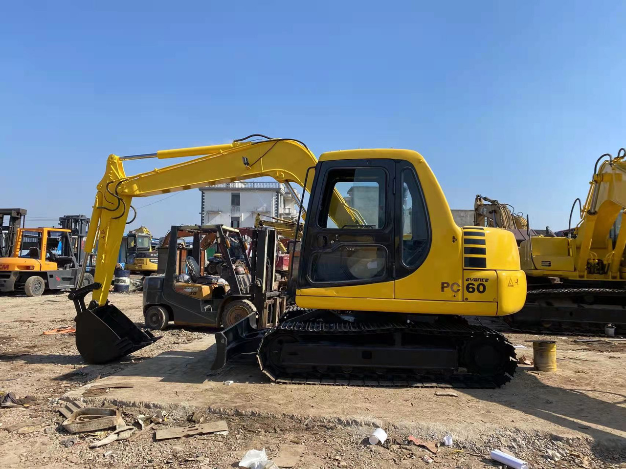KOMATSU PC60-7 - Rupsgraafmachine: afbeelding 1 KOMATSU PC60-7 - Rupsgraafmachine: afbeelding 1