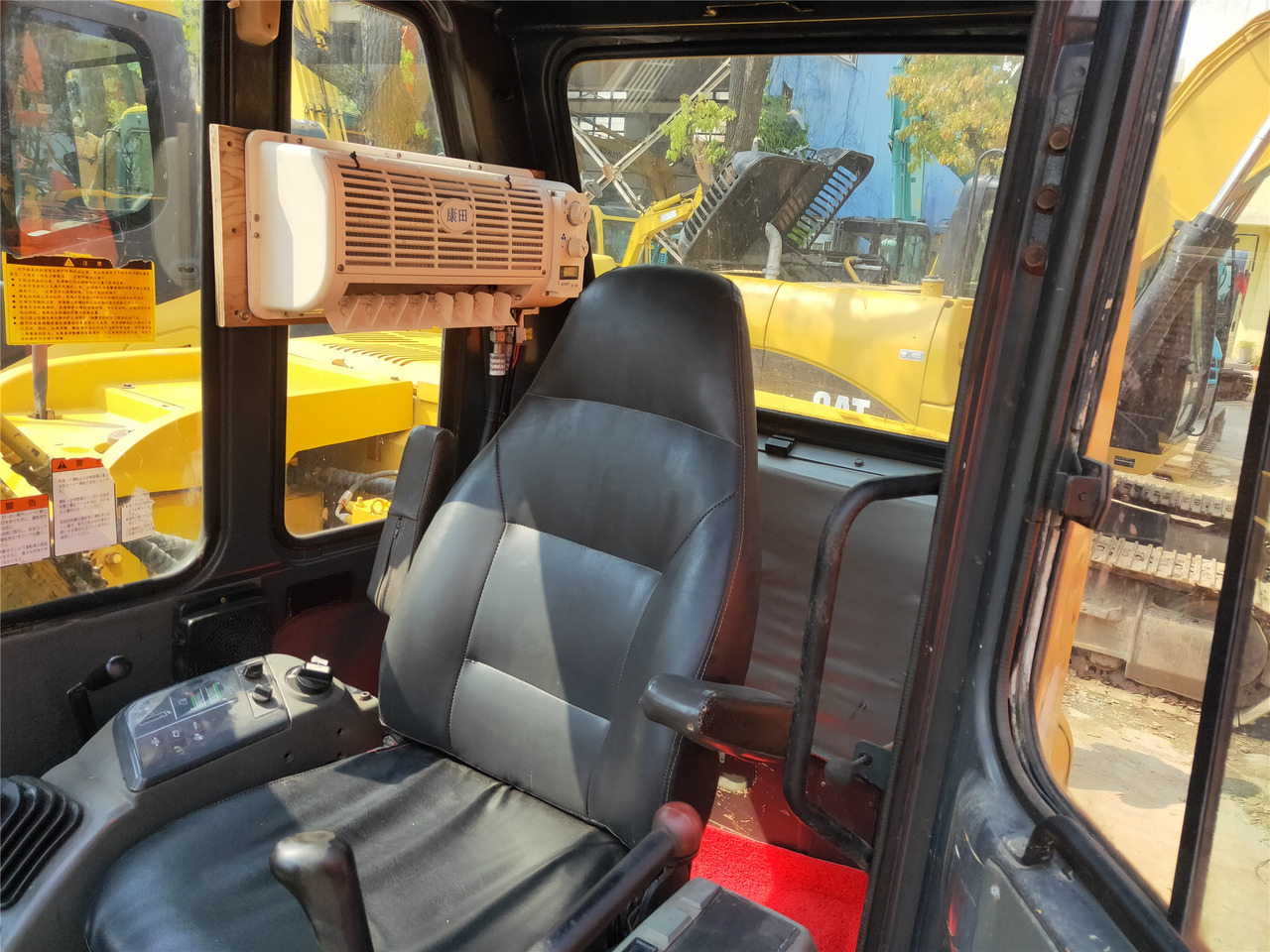 KOMATSU PC60 Mini Excavator - Minigraafmachine: afbeelding 3 KOMATSU PC60 Mini Excavator - Minigraafmachine: afbeelding 3