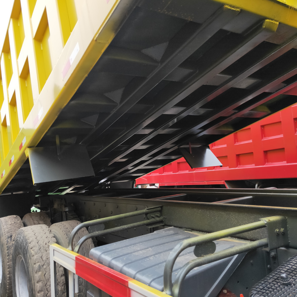 SINOTRUK HOWO 375 6X4 - Kipper vrachtwagen: afbeelding 5 SINOTRUK HOWO 375 6X4 - Kipper vrachtwagen: afbeelding 5