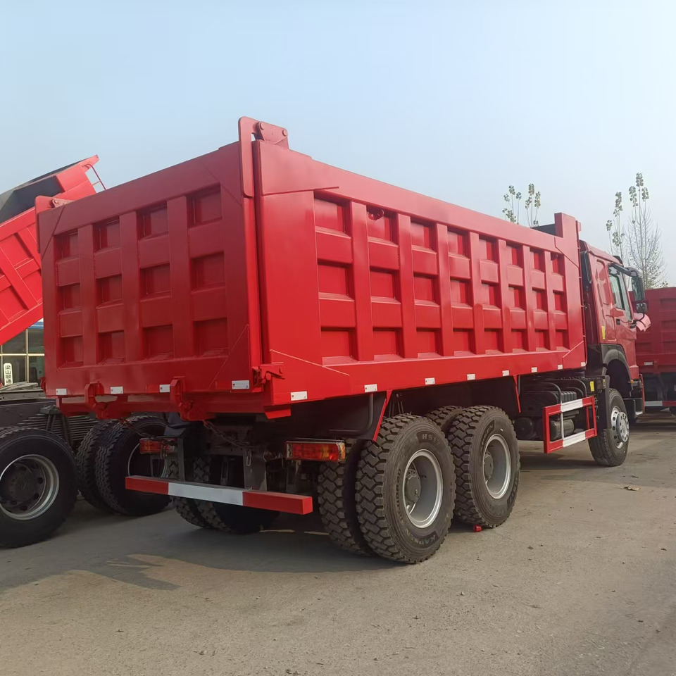 SINOTRUK HOWO 6x4 Dump Truck Click for Discount - Kipper vrachtwagen: afbeelding 3 SINOTRUK HOWO 6x4 Dump Truck Click for Discount - Kipper vrachtwagen: afbeelding 3