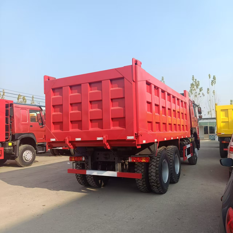 SINOTRUK HOWO 6x4 Dump Truck Click for Discount - Kipper vrachtwagen: afbeelding 4 SINOTRUK HOWO 6x4 Dump Truck Click for Discount - Kipper vrachtwagen: afbeelding 4