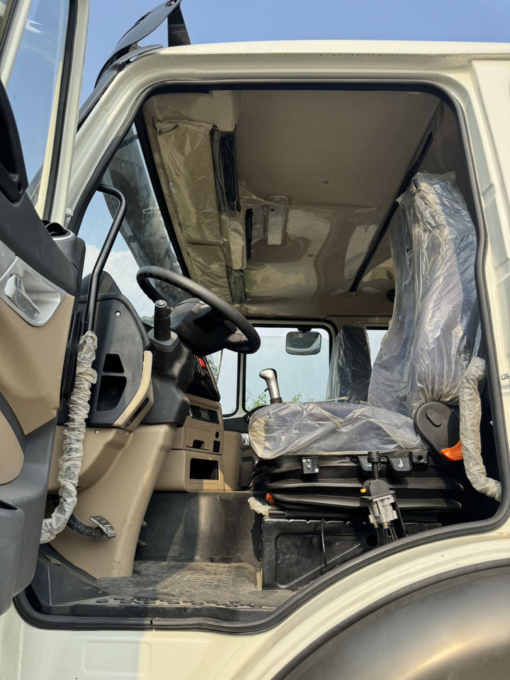 SINOTRUK HOWO Dump Truck 8x4 Click Here for Discount - Kipper vrachtwagen: afbeelding 5 SINOTRUK HOWO Dump Truck 8x4 Click Here for Discount - Kipper vrachtwagen: afbeelding 5