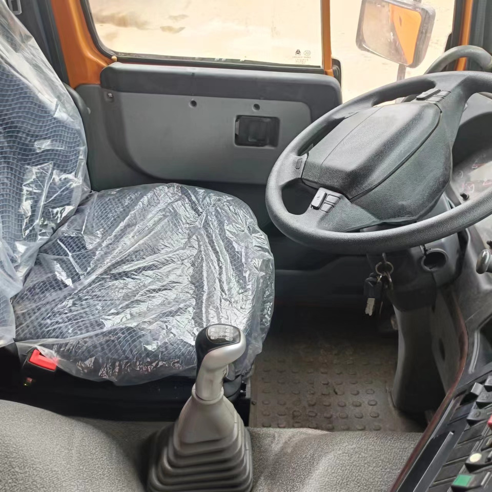 Sino HOWO 8x4 Dump Truck Click for Discount - Kipper vrachtwagen: afbeelding 3 Sino HOWO 8x4 Dump Truck Click for Discount - Kipper vrachtwagen: afbeelding 3