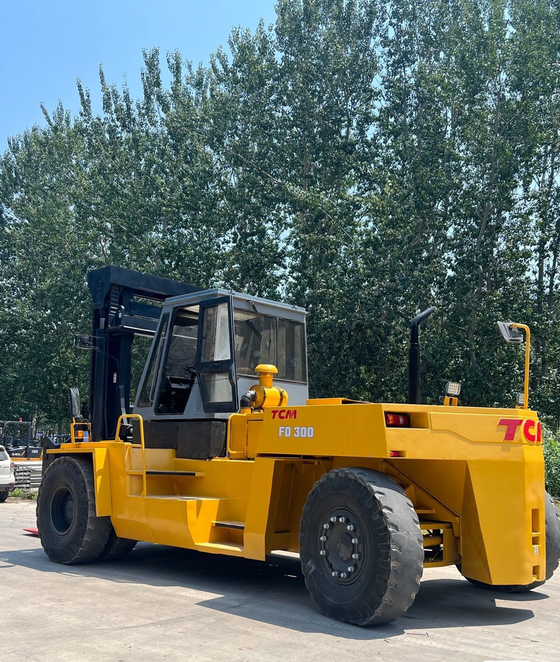TCM FD300 - Diesel heftruck: afbeelding 2 TCM FD300 - Diesel heftruck: afbeelding 2