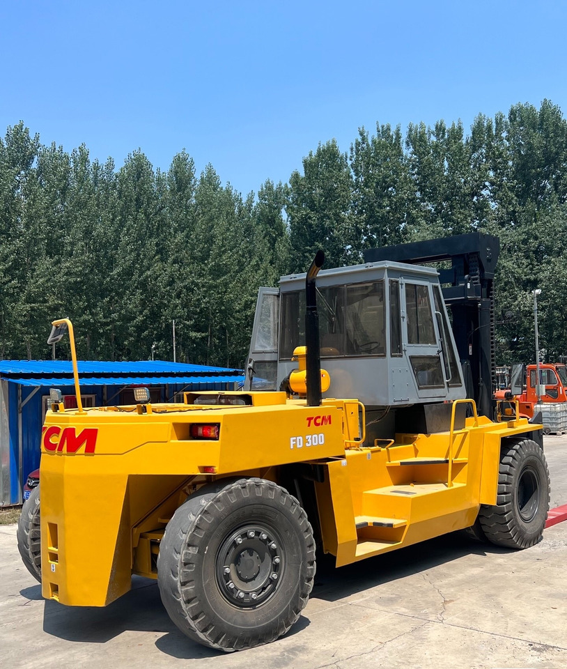 TCM FD300 - Diesel heftruck: afbeelding 1 TCM FD300 - Diesel heftruck: afbeelding 1