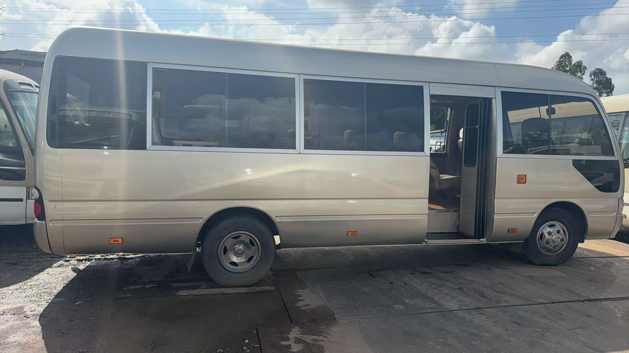 TOYOTA Coach 19 Seats Click Here for Discount - Touringcar: afbeelding 3 TOYOTA Coach 19 Seats Click Here for Discount - Touringcar: afbeelding 3