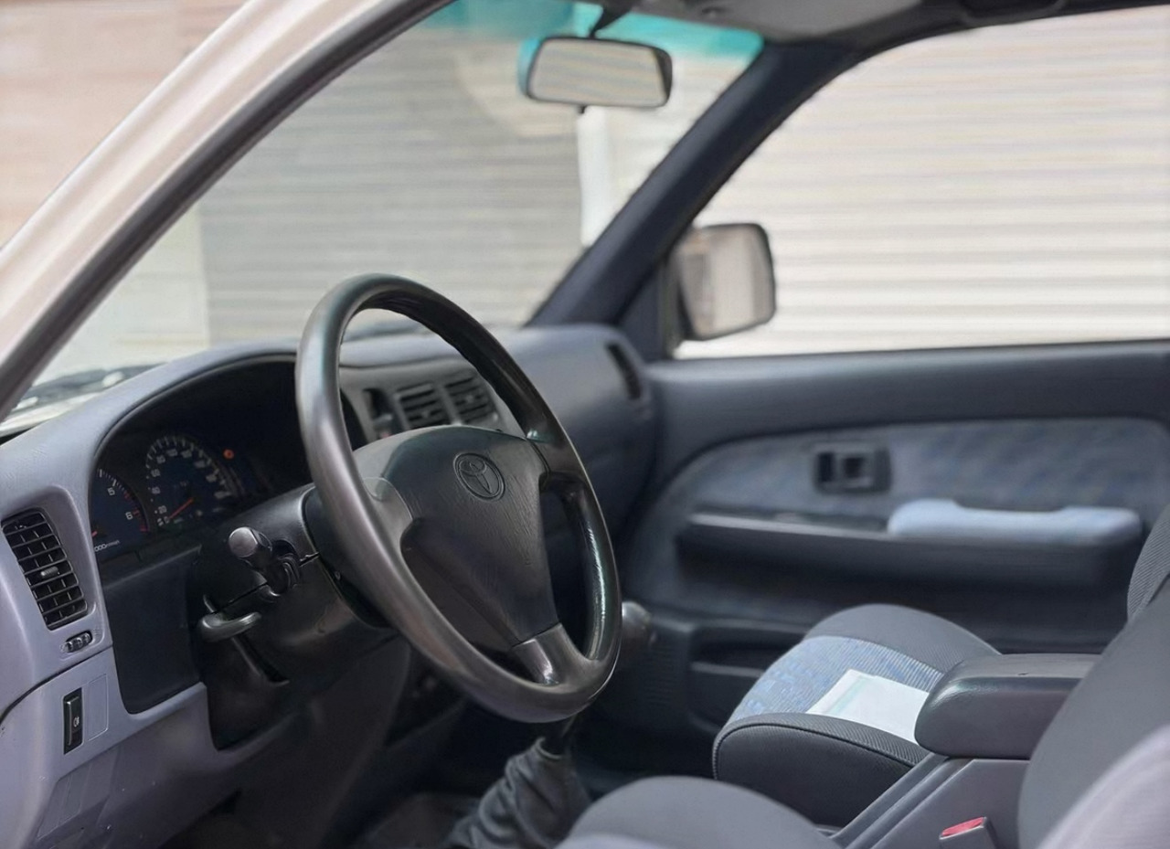 Kipper vrachtwagen TOYOTA Toyota Hilux Truck Click for Discount: afbeelding 6 Kipper vrachtwagen TOYOTA Toyota Hilux Truck Click for Discount: afbeelding 6