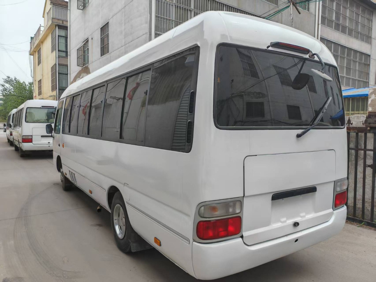 TOYOTA White Mini Bus 29 Seats Click Here for Discount - Touringcar: afbeelding 5 TOYOTA White Mini Bus 29 Seats Click Here for Discount - Touringcar: afbeelding 5