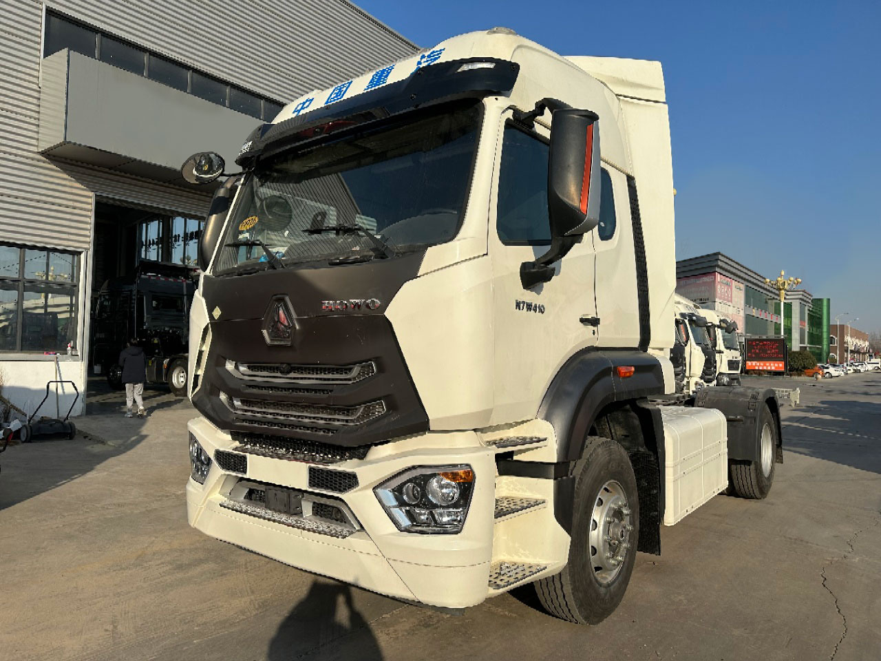 HOWO N7W 410 Haohan Tractor Unit 4X2 - Trekker: afbeelding 1 HOWO N7W 410 Haohan Tractor Unit 4X2 - Trekker: afbeelding 1