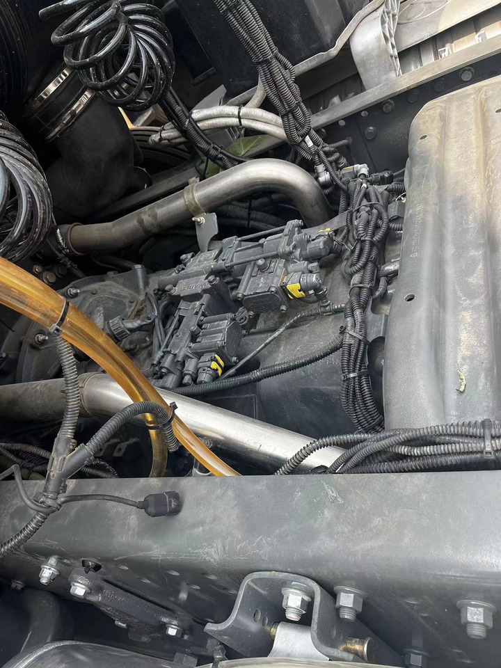 SHACMAN Truck Unit G7 4*2 Click Here for Discount - Trekker: afbeelding 4 SHACMAN Truck Unit G7 4*2 Click Here for Discount - Trekker: afbeelding 4