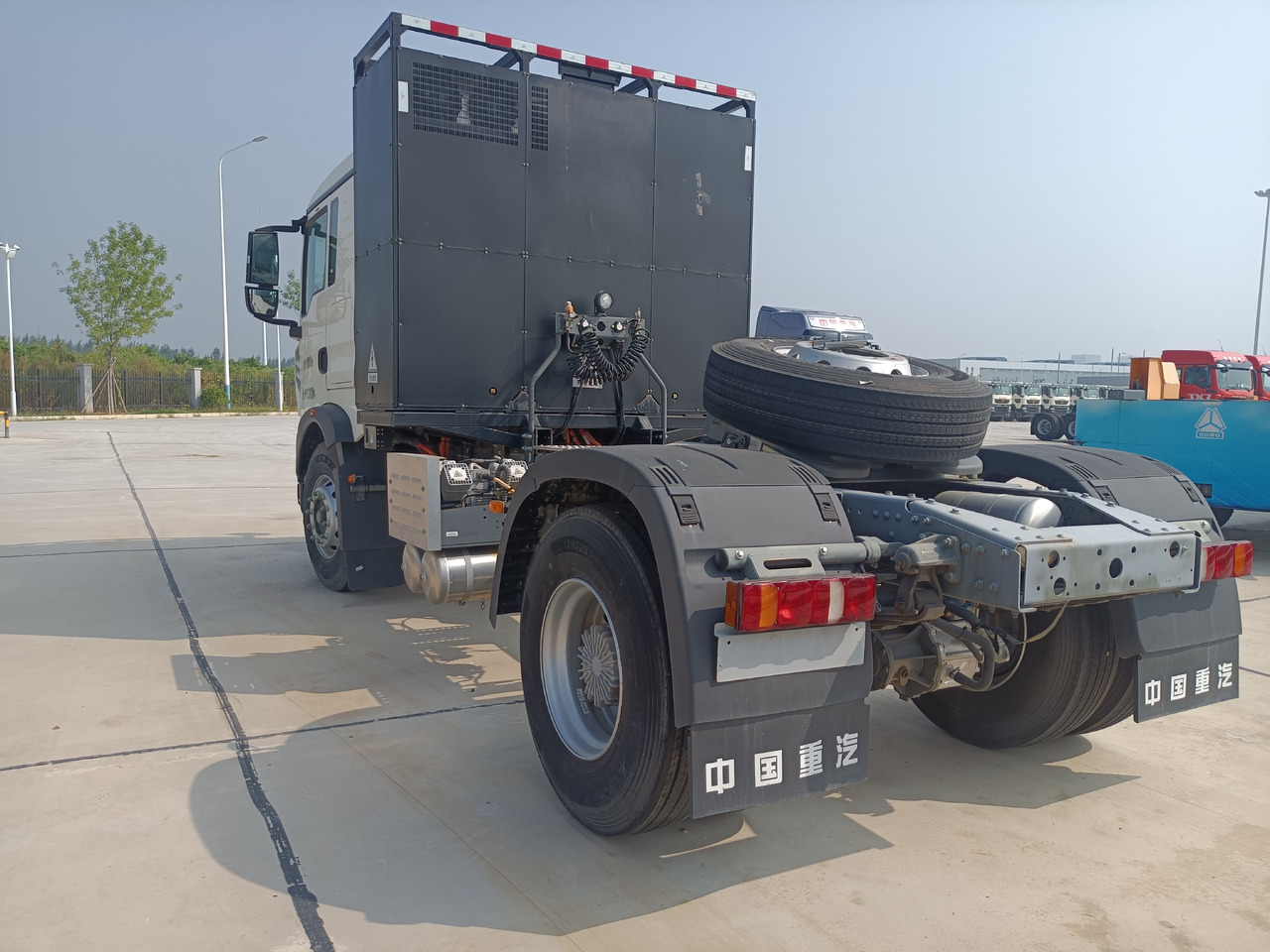 SINOTRUK HOWO TX 4x2 E-Tractor Unit Zero Emission Maximum Profit - Trekker: afbeelding 4 SINOTRUK HOWO TX 4x2 E-Tractor Unit Zero Emission Maximum Profit - Trekker: afbeelding 4