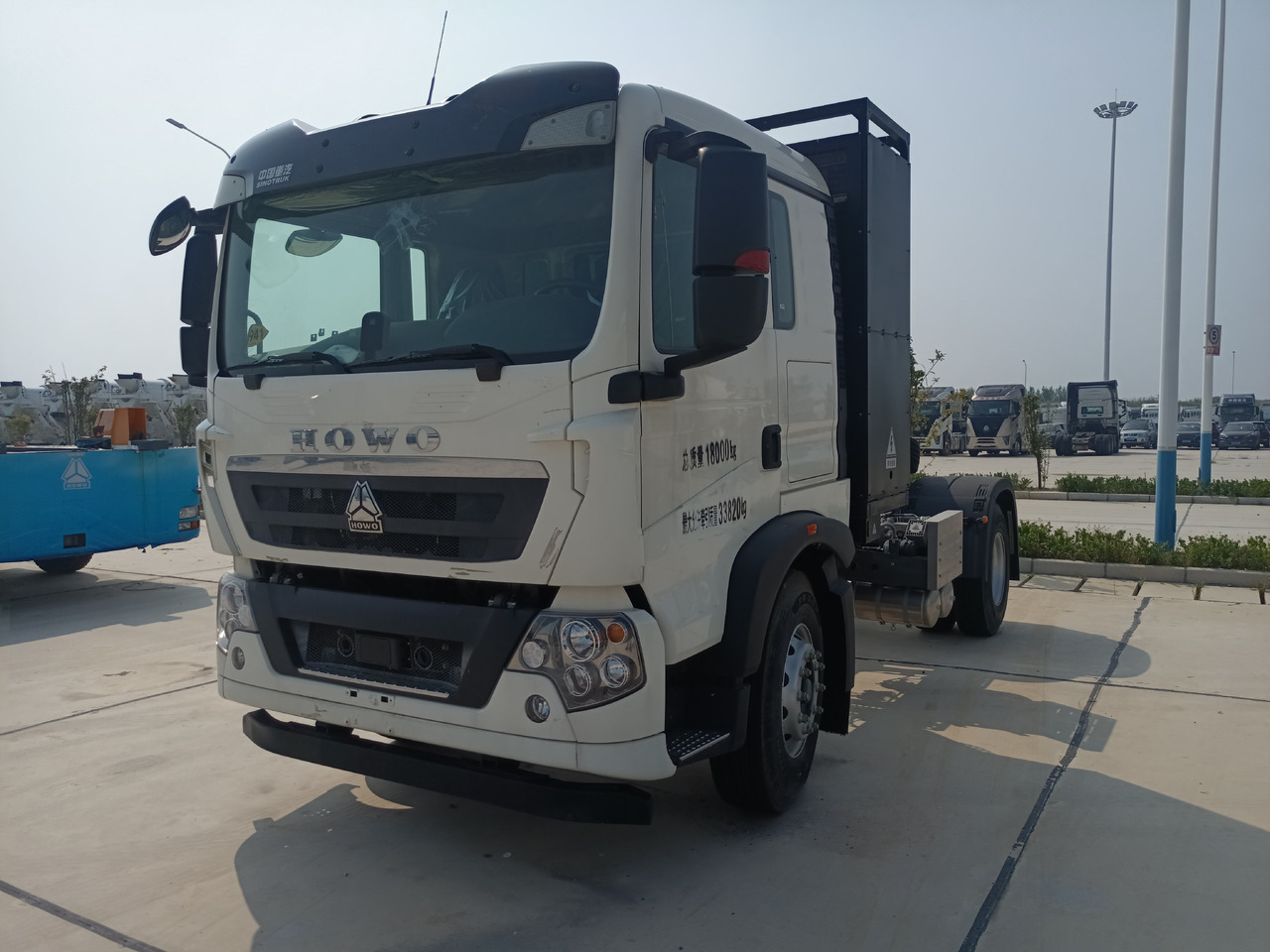 SINOTRUK HOWO TX 4x2 E-Tractor Unit Zero Emission Maximum Profit - Trekker: afbeelding 1 SINOTRUK HOWO TX 4x2 E-Tractor Unit Zero Emission Maximum Profit - Trekker: afbeelding 1
