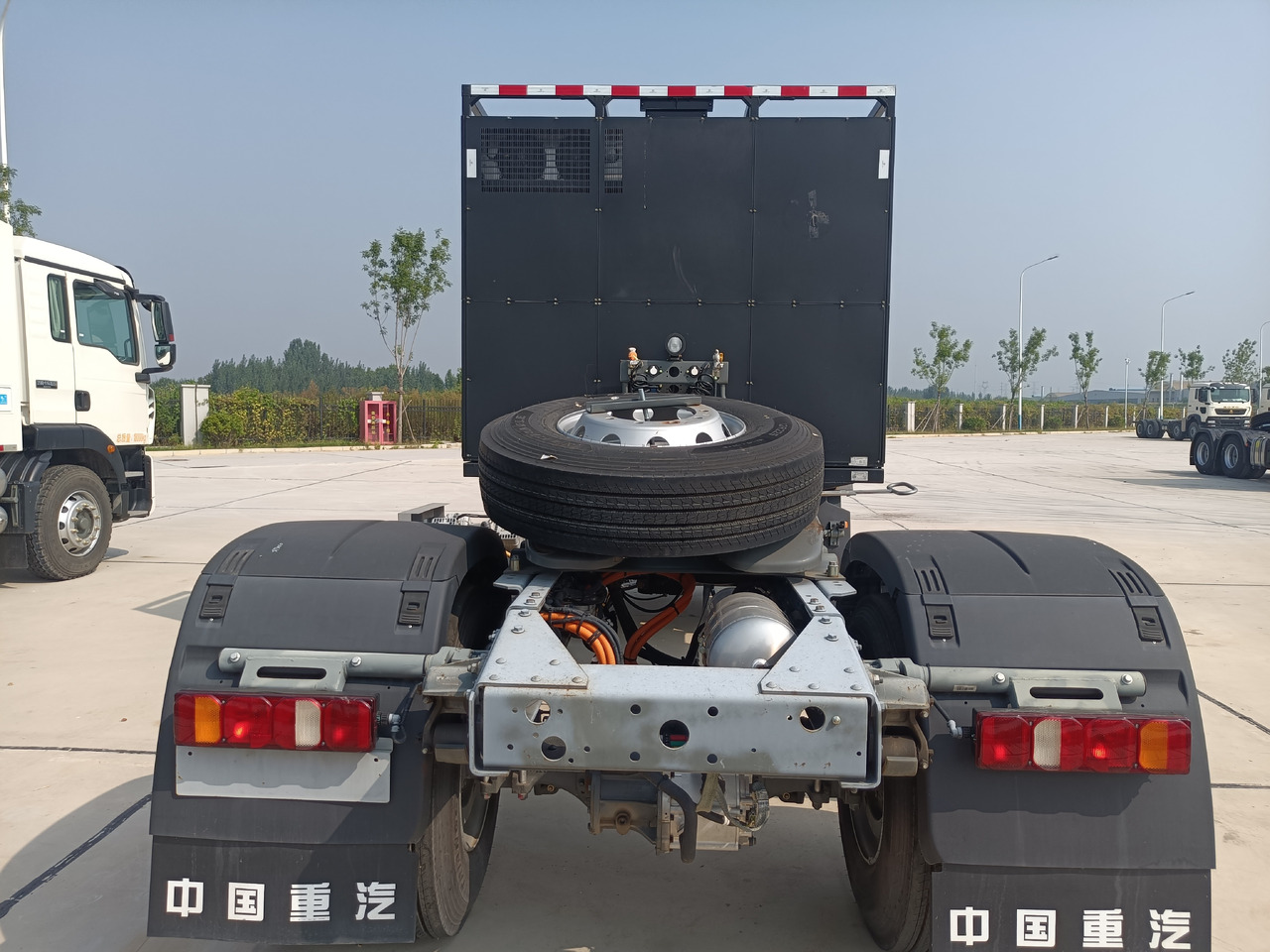 SINOTRUK HOWO TX 4x2 E-Tractor Unit Zero Emission Maximum Profit - Trekker: afbeelding 5 SINOTRUK HOWO TX 4x2 E-Tractor Unit Zero Emission Maximum Profit - Trekker: afbeelding 5