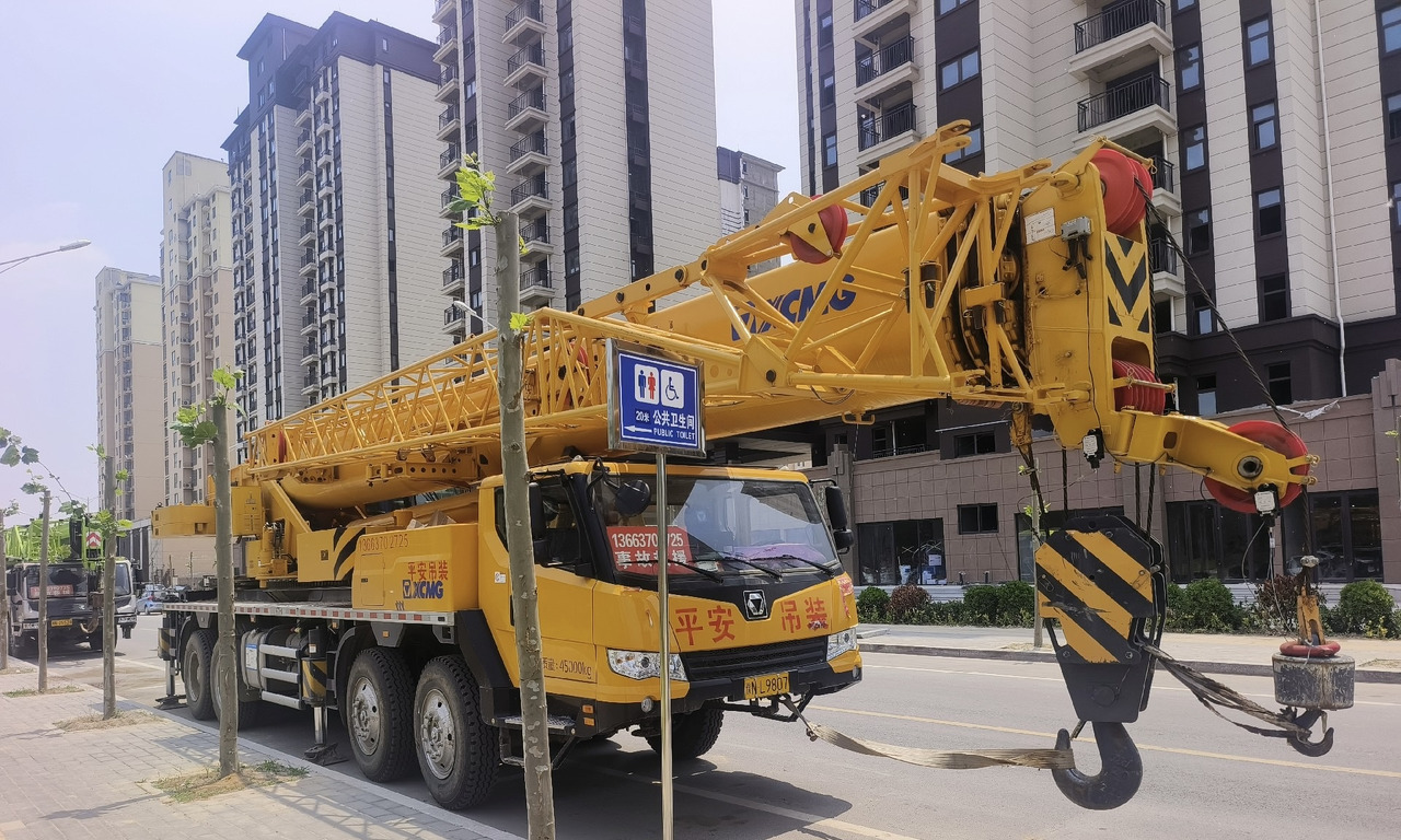 XCMG Crane QY75K - Kraan: afbeelding 1 XCMG Crane QY75K - Kraan: afbeelding 1