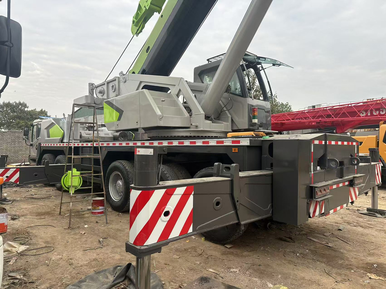 ZOOMLION Crane 50Ton - Alle terrein kraan: afbeelding 2 ZOOMLION Crane 50Ton - Alle terrein kraan: afbeelding 2