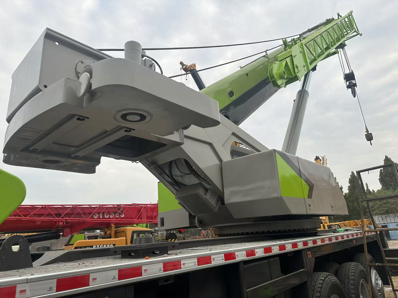 ZOOMLION Crane 50Ton - Alle terrein kraan: afbeelding 3 ZOOMLION Crane 50Ton - Alle terrein kraan: afbeelding 3