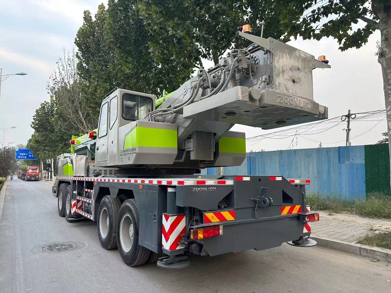 ZOOMLION Crane 80T Click Here for Discount - Alle terrein kraan: afbeelding 4 ZOOMLION Crane 80T Click Here for Discount - Alle terrein kraan: afbeelding 4