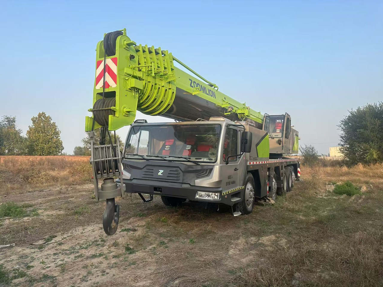 ZOOMLION Crane 90 Ton Click Here for Discount - Alle terrein kraan: afbeelding 1 ZOOMLION Crane 90 Ton Click Here for Discount - Alle terrein kraan: afbeelding 1