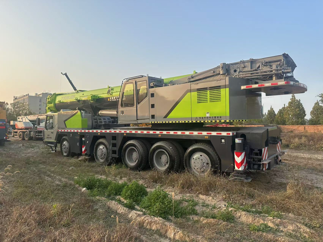 ZOOMLION Crane 90 Ton Click Here for Discount - Alle terrein kraan: afbeelding 4 ZOOMLION Crane 90 Ton Click Here for Discount - Alle terrein kraan: afbeelding 4
