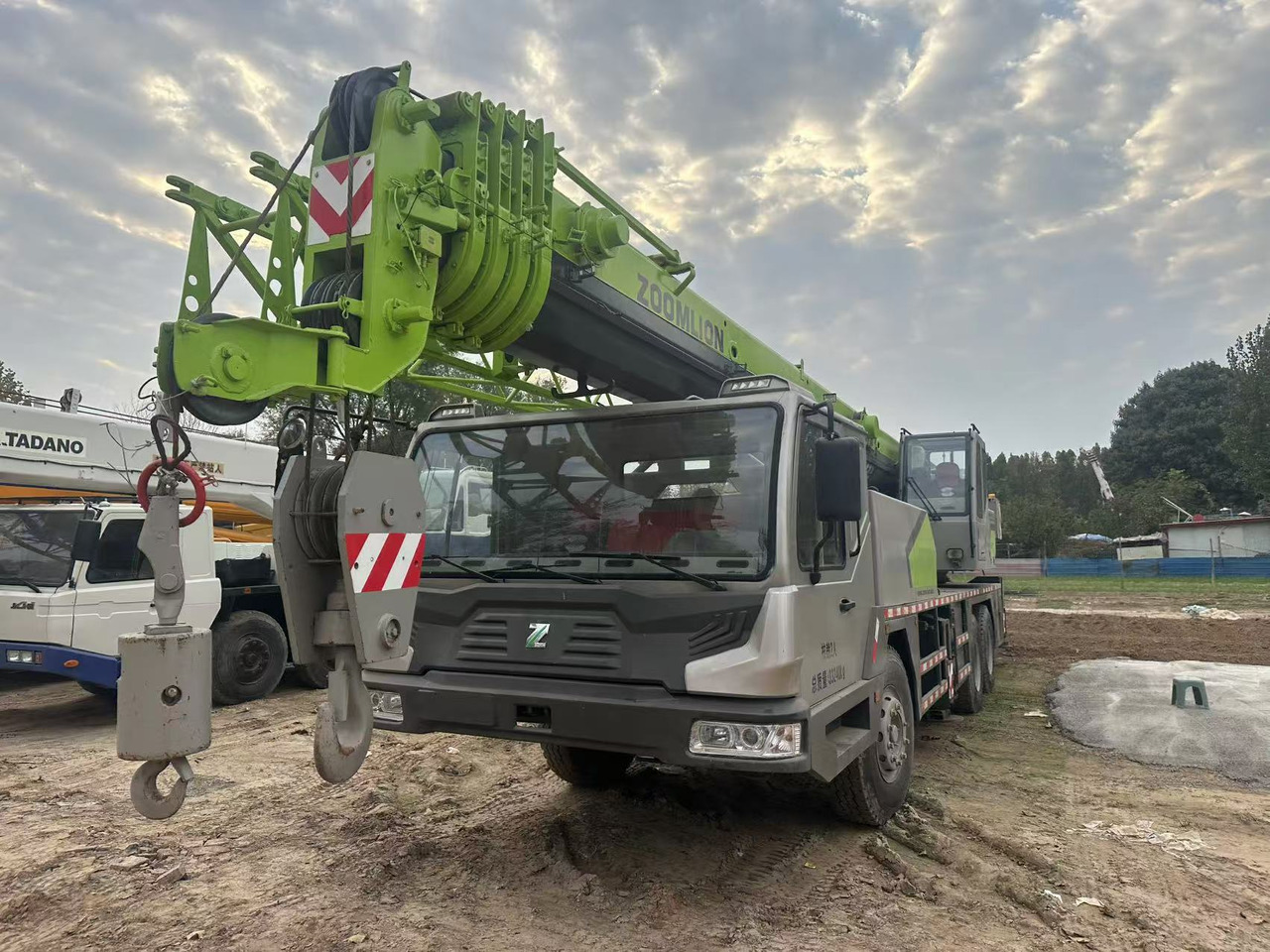 ZOOMLION Crane ZTC251V 25Ton - Alle terrein kraan: afbeelding 1 ZOOMLION Crane ZTC251V 25Ton - Alle terrein kraan: afbeelding 1