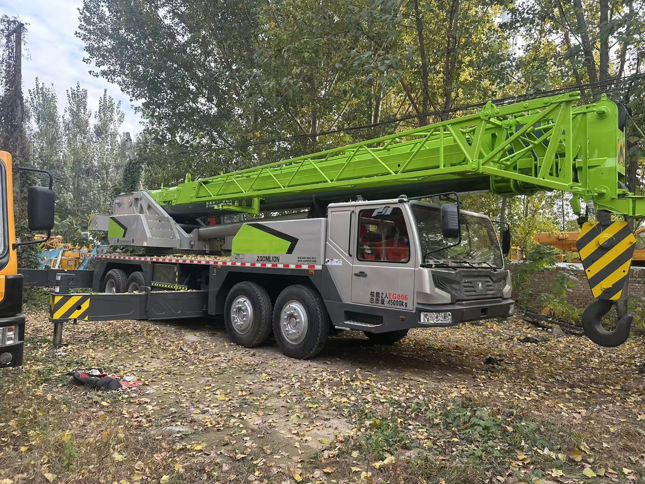 ZOOMLION Crane ZTC700V - Alle terrein kraan: afbeelding 2 ZOOMLION Crane ZTC700V - Alle terrein kraan: afbeelding 2