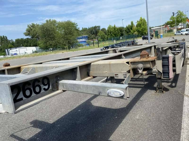 Semi-remorque 3 Essieux 38 TONNES CHARIOT COULISSANT - Containertransporter/ Wissellaadbak oplegger: afbeelding 1 Semi-remorque 3 Essieux 38 TONNES CHARIOT COULISSANT - Containertransporter/ Wissellaadbak oplegger: afbeelding 1