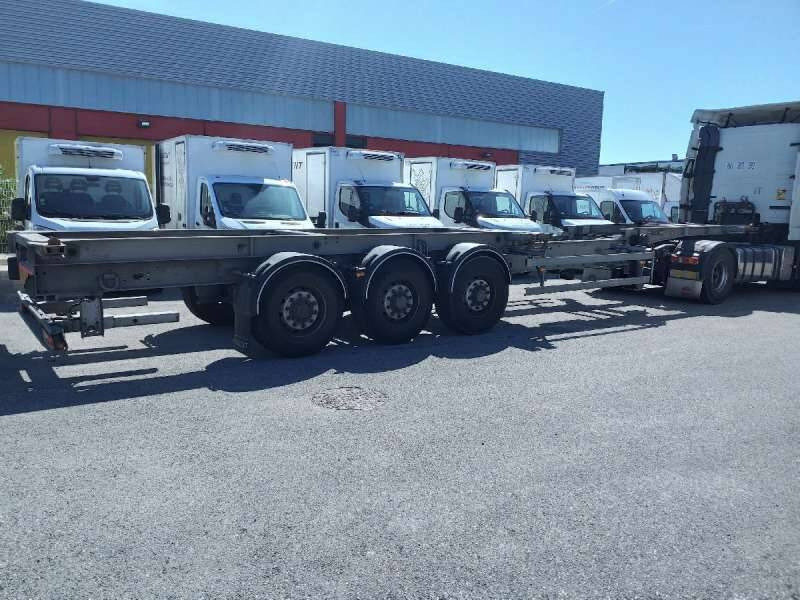 Semi-remorque 3 Essieux 38 TONNES CHARIOT COULISSANT - Containertransporter/ Wissellaadbak oplegger: afbeelding 1 Semi-remorque 3 Essieux 38 TONNES CHARIOT COULISSANT - Containertransporter/ Wissellaadbak oplegger: afbeelding 1