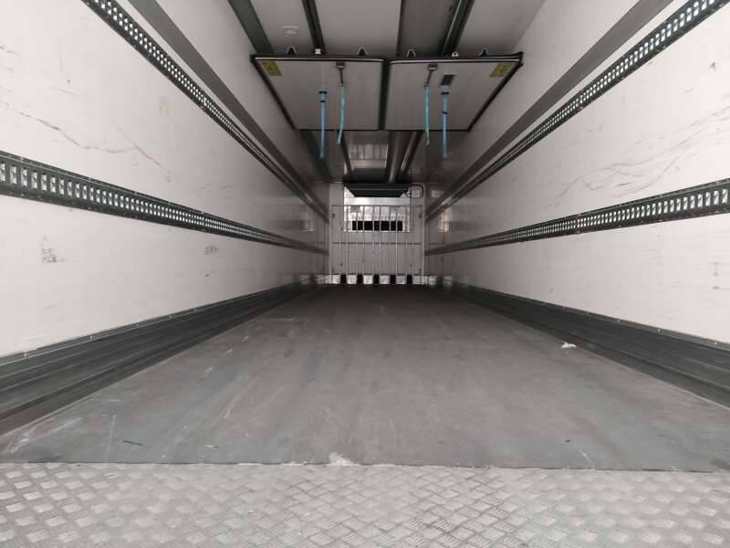 Semi-remorque 3 Essieux 38 TONNES HAYON AUTONOME CAISSE CHEREAU GROUPE CARRIER VECTOR 1950 MT - Koelwagen oplegger: afbeelding 4 Semi-remorque 3 Essieux 38 TONNES HAYON AUTONOME CAISSE CHEREAU GROUPE CARRIER VECTOR 1950 MT - Koelwagen oplegger: afbeelding 4