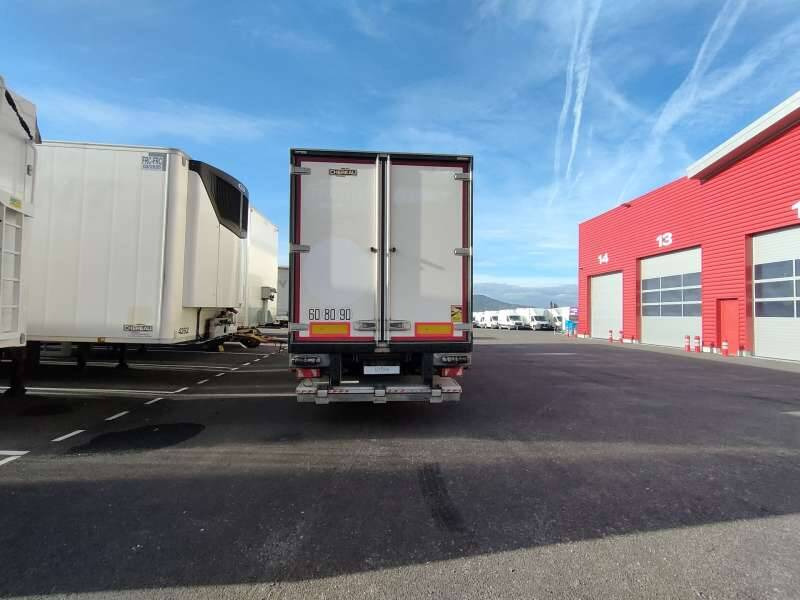 Semi-remorque 3 Essieux 38 TONNES HAYON CAISSE CHEREAU GROUPE CARRIER VECTOR 1550 - Koelwagen oplegger: afbeelding 3 Semi-remorque 3 Essieux 38 TONNES HAYON CAISSE CHEREAU GROUPE CARRIER VECTOR 1550 - Koelwagen oplegger: afbeelding 3