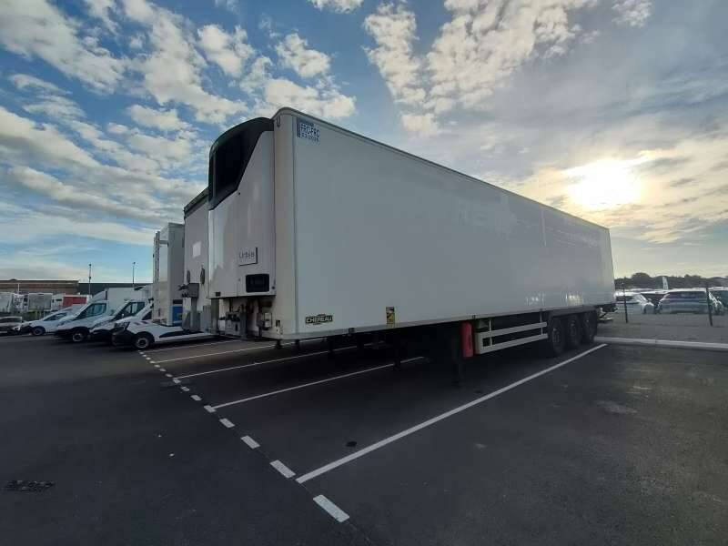 Semi-remorque 3 Essieux 38 TONNES HAYON CAISSE CHEREAU GROUPE CARRIER VECTOR HE 19 MT - Koelwagen oplegger: afbeelding 1 Semi-remorque 3 Essieux 38 TONNES HAYON CAISSE CHEREAU GROUPE CARRIER VECTOR HE 19 MT - Koelwagen oplegger: afbeelding 1