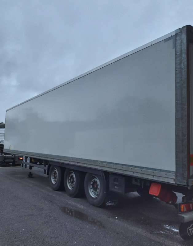 Semi-remorque 3 Essieux SEMI RECONDITONNEE -38 TONNES PORTE RELEVANTE - Gesloten oplegger: afbeelding 1 Semi-remorque 3 Essieux SEMI RECONDITONNEE -38 TONNES PORTE RELEVANTE - Gesloten oplegger: afbeelding 1