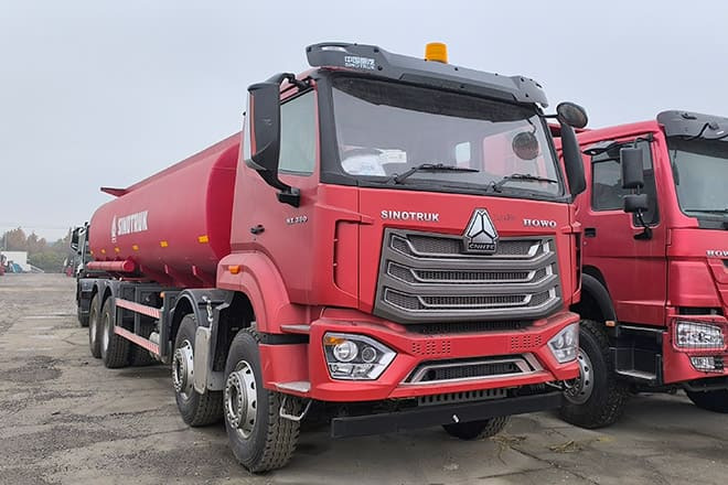 SINOTRUK Howo NX380 Diesel Tanker Truck for Sale in Tanzania - Tankwagen: afbeelding 3 SINOTRUK Howo NX380 Diesel Tanker Truck for Sale in Tanzania - Tankwagen: afbeelding 3