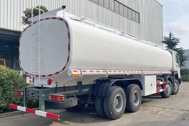 SINOTRUK Howo Stainless Steel Fuel Tanks for Trucks for Sale in Paraguay - Tankwagen: afbeelding 2 SINOTRUK Howo Stainless Steel Fuel Tanks for Trucks for Sale in Paraguay - Tankwagen: afbeelding 2