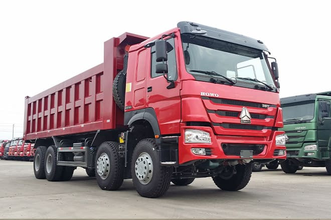 SINOTRUK Sinotruk Howo 380 8X4 Dump Truck for Sale in Senegal - Kipper vrachtwagen: afbeelding 3 SINOTRUK Sinotruk Howo 380 8X4 Dump Truck for Sale in Senegal - Kipper vrachtwagen: afbeelding 3