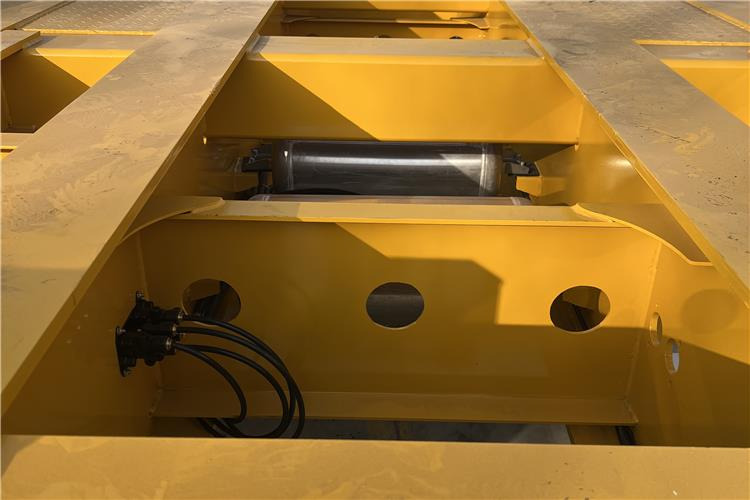 TITAN 20/40FT Terminal Trailer for Sale In Uganda - Containertransporter/ Wissellaadbak oplegger: afbeelding 2 TITAN 20/40FT Terminal Trailer for Sale In Uganda - Containertransporter/ Wissellaadbak oplegger: afbeelding 2