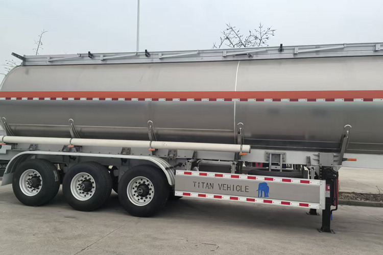 TITAN 3 Axle 42000liter Aluminum Tanker Trailer for Sale in Mali - Tankoplegger: afbeelding 4 TITAN 3 Axle 42000liter Aluminum Tanker Trailer for Sale in Mali - Tankoplegger: afbeelding 4