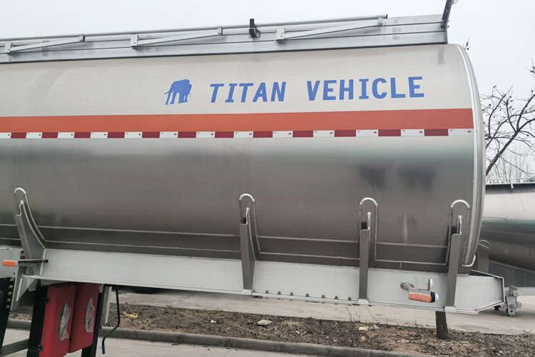 TITAN 3 Axle 42000liter Aluminum Tanker Trailer for Sale in Mali - Tankoplegger: afbeelding 3 TITAN 3 Axle 42000liter Aluminum Tanker Trailer for Sale in Mali - Tankoplegger: afbeelding 3