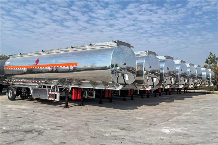 TITAN 3 Axle 45000 L Aluminum Tanker Trailer for Sale In Zimbabwe - Tankoplegger: afbeelding 1 TITAN 3 Axle 45000 L Aluminum Tanker Trailer for Sale In Zimbabwe - Tankoplegger: afbeelding 1