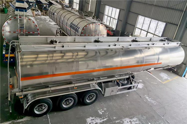 TITAN 3 Axle 45000 L Aluminum Tanker Trailer for Sale In Zimbabwe - Tankoplegger: afbeelding 2 TITAN 3 Axle 45000 L Aluminum Tanker Trailer for Sale In Zimbabwe - Tankoplegger: afbeelding 2