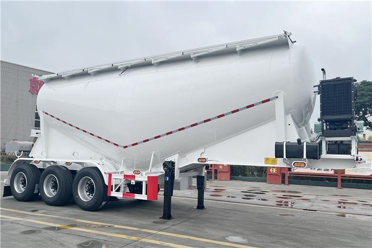 TITAN 30cbm Dry Bulker Cement Tanker Trailer with Air Suspension for Sale In Zambia - Tankoplegger: afbeelding 1 TITAN 30cbm Dry Bulker Cement Tanker Trailer with Air Suspension for Sale In Zambia - Tankoplegger: afbeelding 1