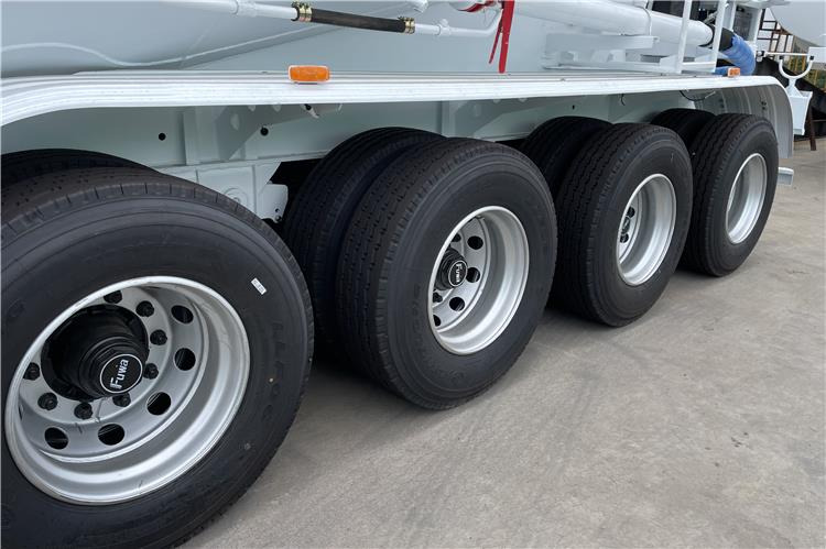 TITAN 4 Axle Bulker Cement Tanker Trailer for Sale In Zambia - Tankoplegger: afbeelding 5 TITAN 4 Axle Bulker Cement Tanker Trailer for Sale In Zambia - Tankoplegger: afbeelding 5