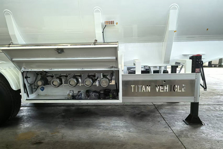 TITAN 40000 Liters Fuel Tanker Trailer for Sale in Zambia - Tankoplegger: afbeelding 2 TITAN 40000 Liters Fuel Tanker Trailer for Sale in Zambia - Tankoplegger: afbeelding 2