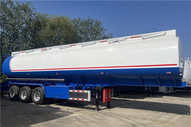 TITAN 45000 Liters Oil Tanker Trailer for Sale In Ghana - Tankoplegger: afbeelding 1 TITAN 45000 Liters Oil Tanker Trailer for Sale In Ghana - Tankoplegger: afbeelding 1