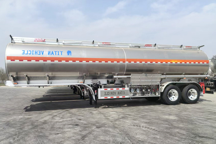 TITAN Aluminum Tanker Trailer for Sale in Malawi - Tankoplegger: afbeelding 3 TITAN Aluminum Tanker Trailer for Sale in Malawi - Tankoplegger: afbeelding 3